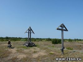В Пустозёрске, на предполагаемом месте сожжения протопопа Аввакума, установлен старообрядческий крест